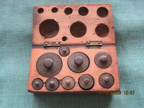 Antike apothekergewichte mit - apothekergewichte,