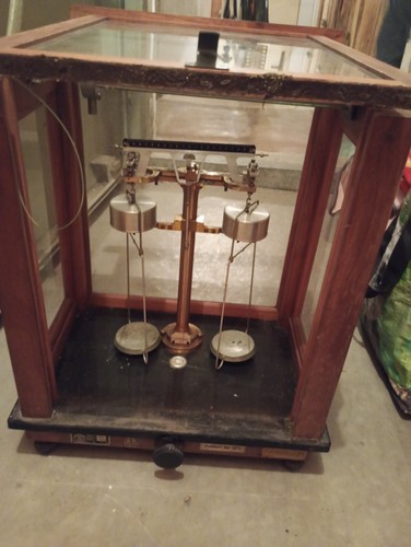 Alte apothekerwaage aus dem - alte,